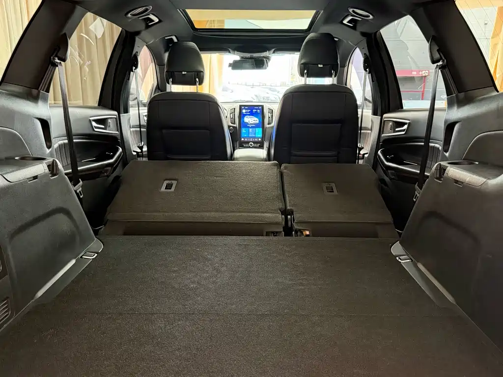 Edge EcoBoost 245 2 WD ST-Line 5-seat