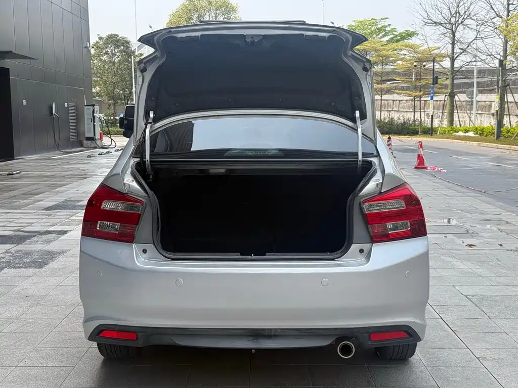 City Classic 1.5 L Auto Elite