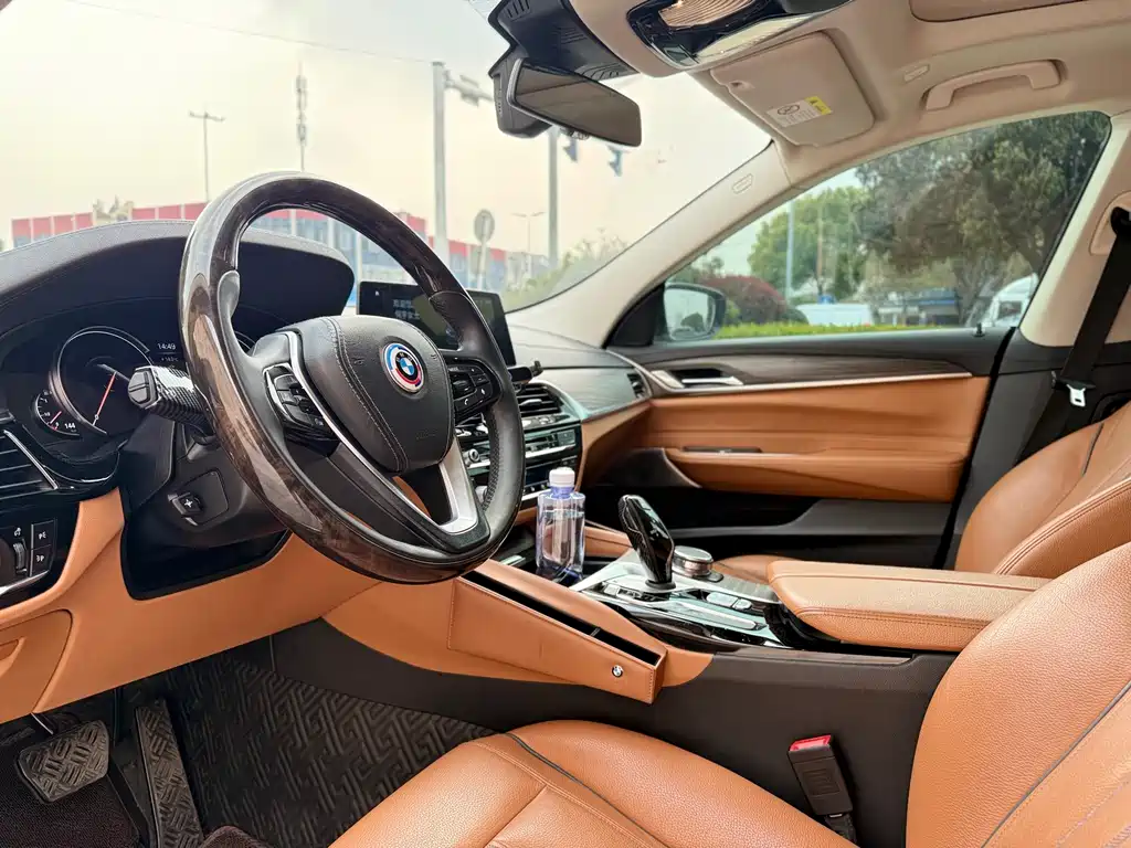 BMW 6 Series GT 630 i M Sport Package