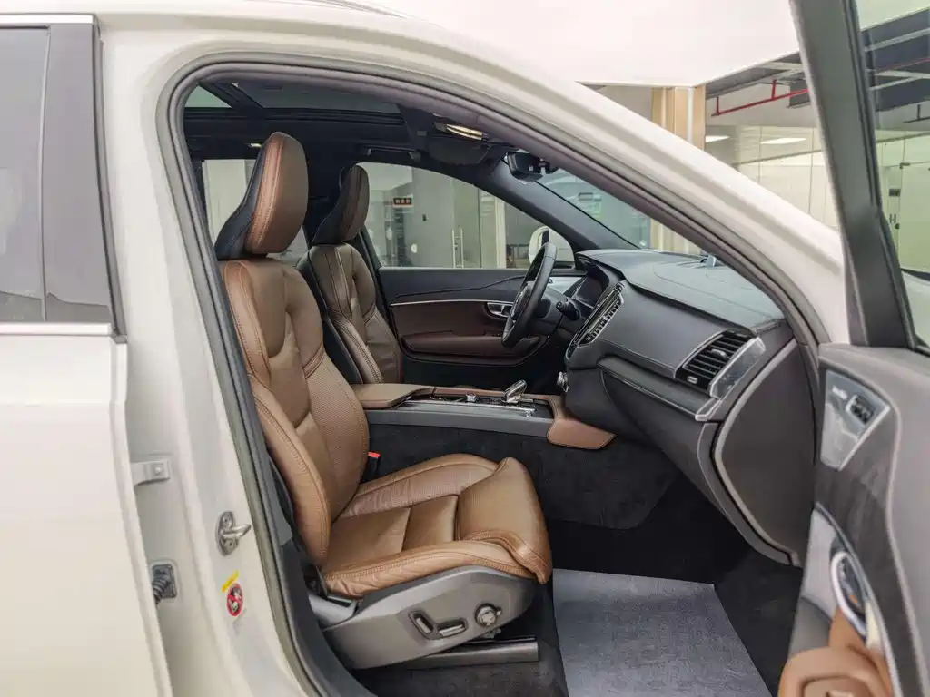 Volvo XC90 B6 Smart Grace Luxury 7-seat