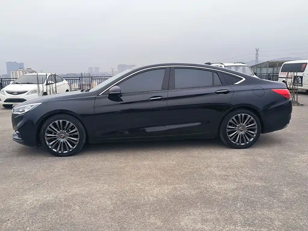 Hongqi H5 1.8 T Auto Connected Flagship Leading