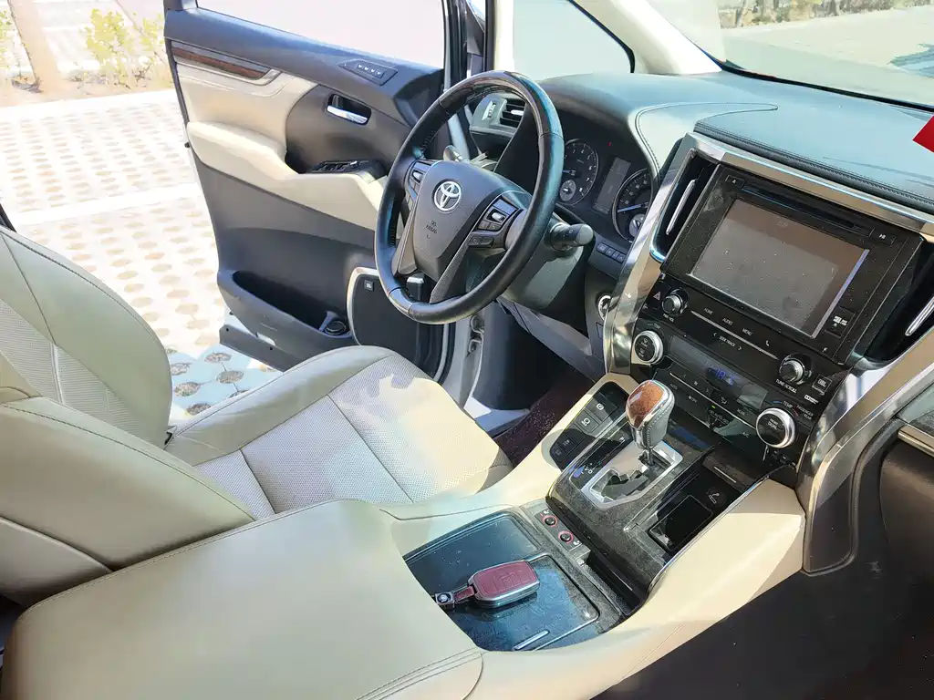 Alphard 3.5 L Distinguished