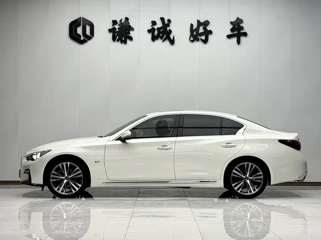 Infiniti Q50 L 2.0 T Progressive Enjoyment Sport