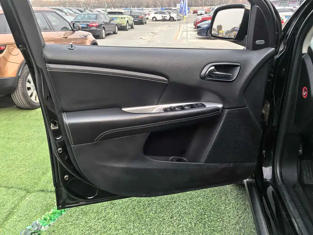 Journey 2.4 L 2 WD Wagon
