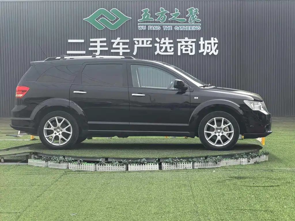 Journey 2.4 L 2 WD Wagon