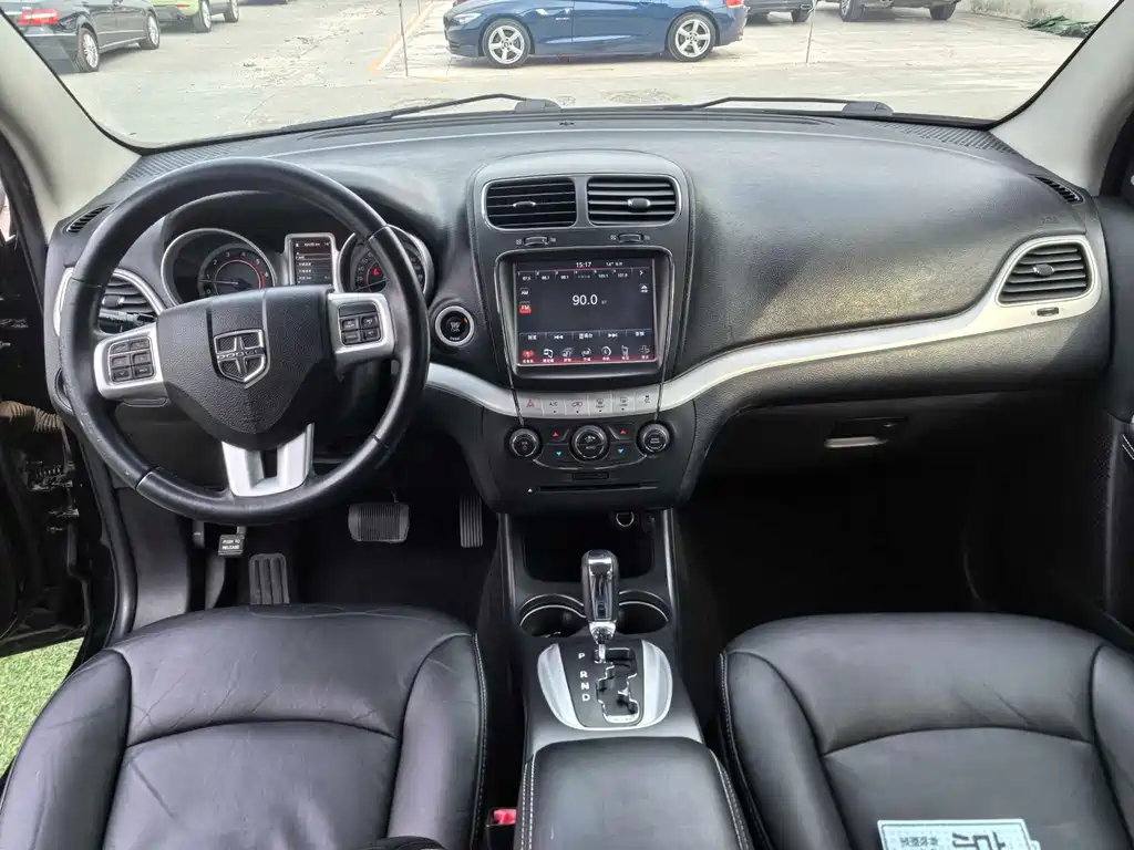 Journey 2.4 L 2 WD Wagon