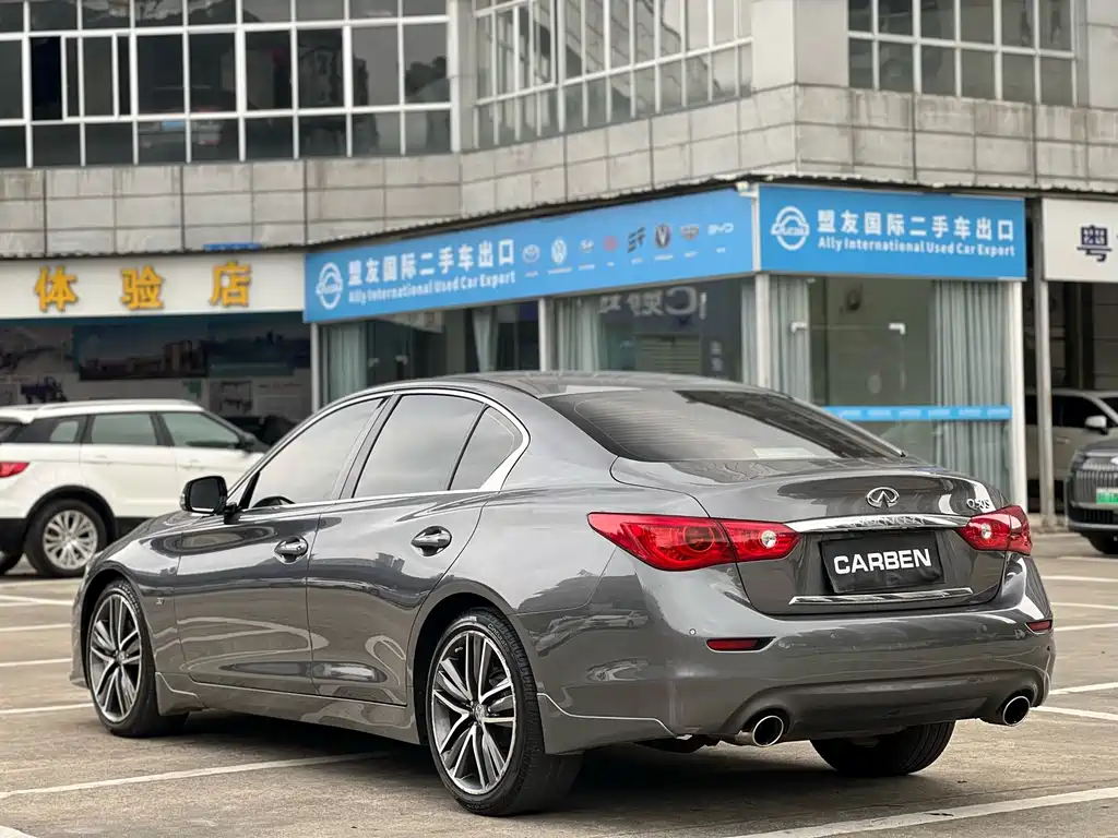 Infiniti Q50 3.7 L Luxury Sport