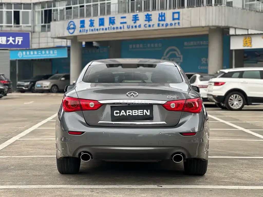 Infiniti Q50 3.7 L Luxury Sport