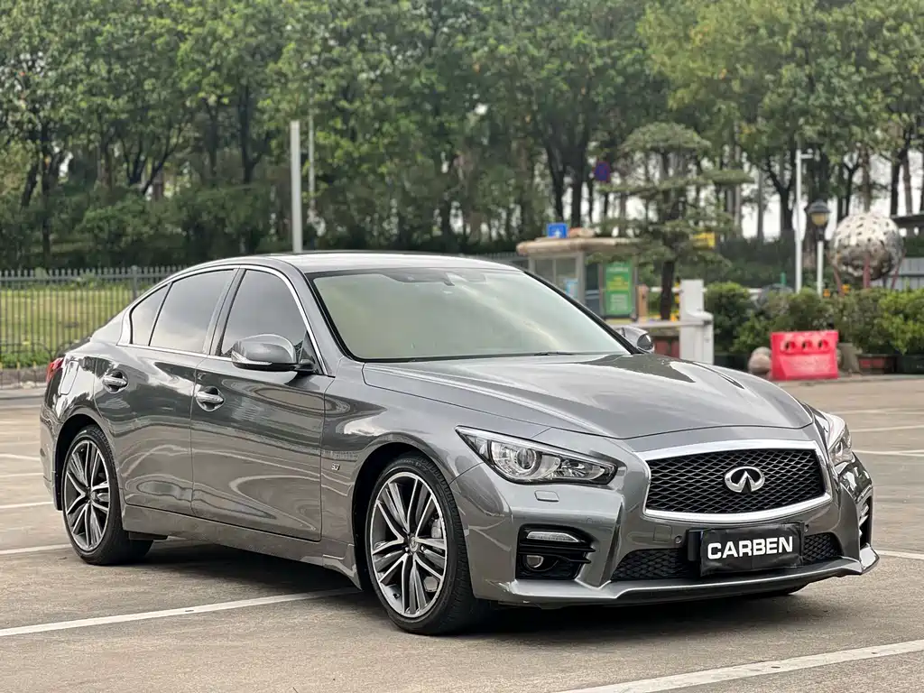 Infiniti Q50 3.7 L Luxury Sport