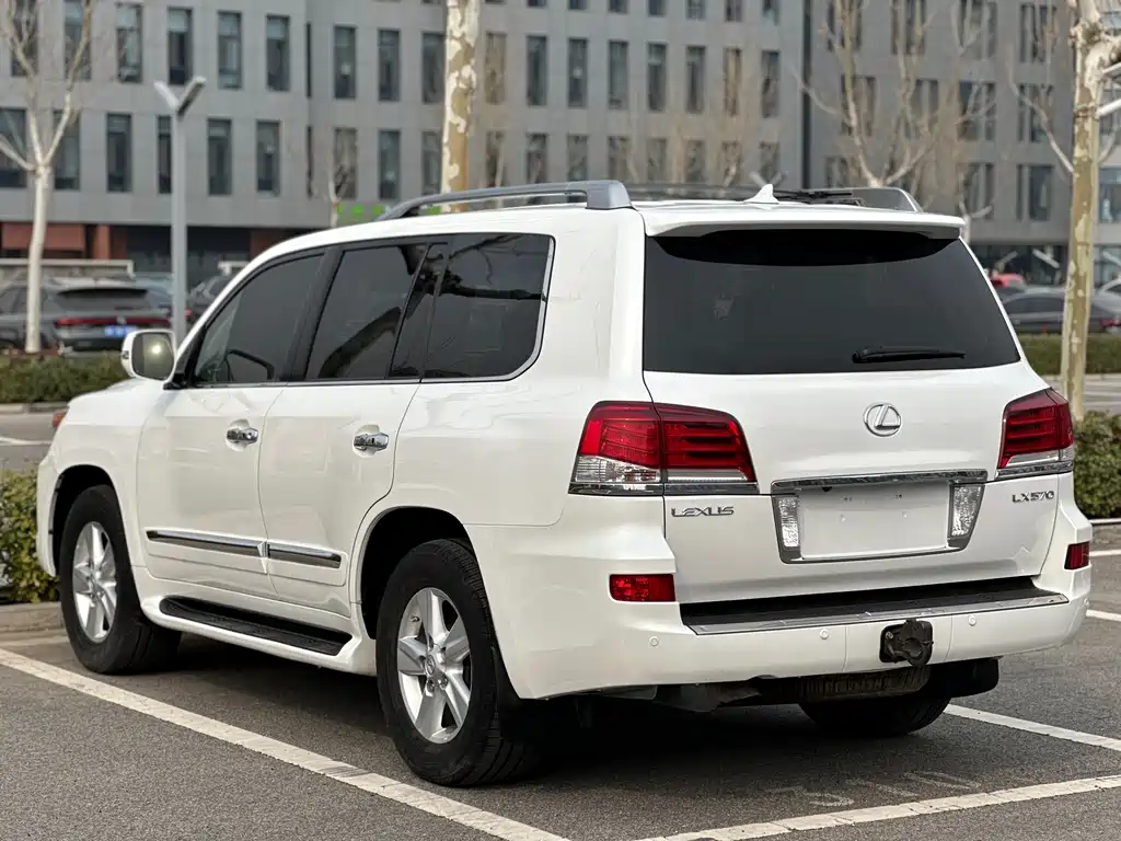 Lexus LX 570