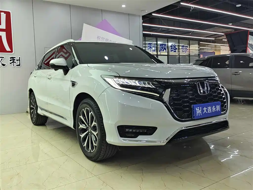 Honda UR-V 370 TURBO 2 WD Graceful