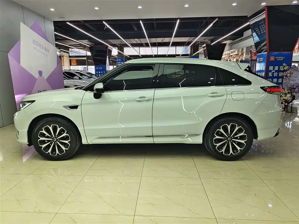 Honda UR-V 370 TURBO 2 WD Graceful