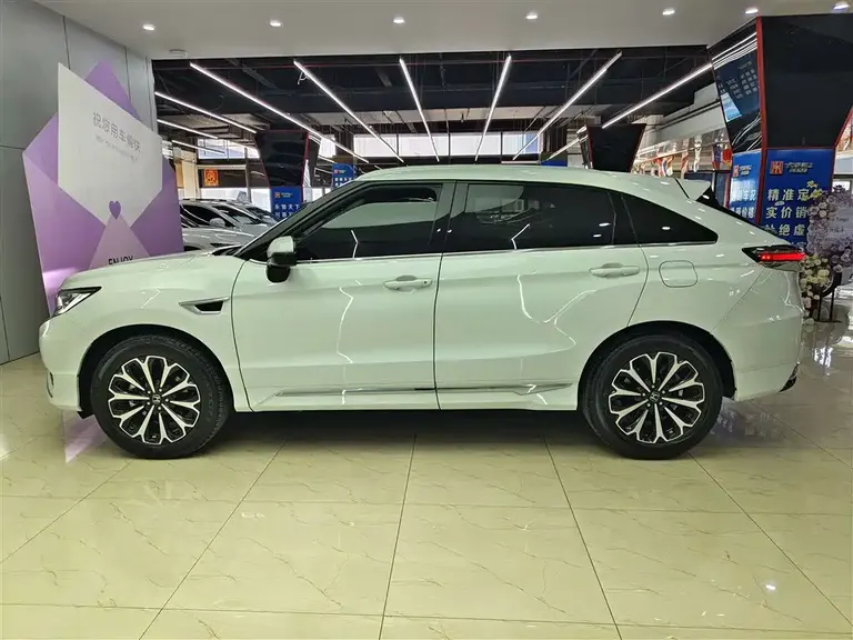Honda UR-V 370 TURBO 2 WD Graceful
