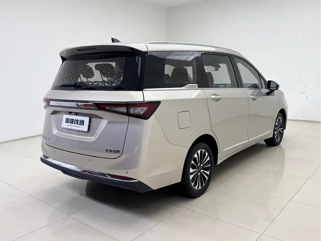 Wuling Jiachen 1.5 T CVT Premium Flagship