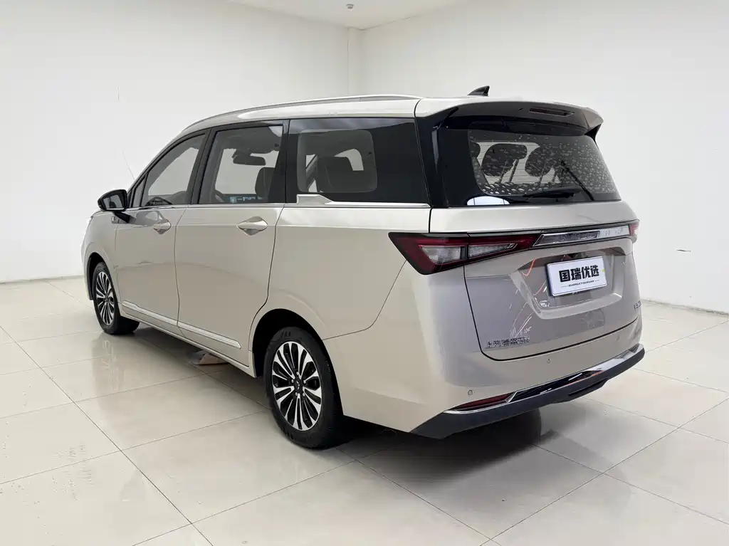 Wuling Jiachen 1.5 T CVT Premium Flagship