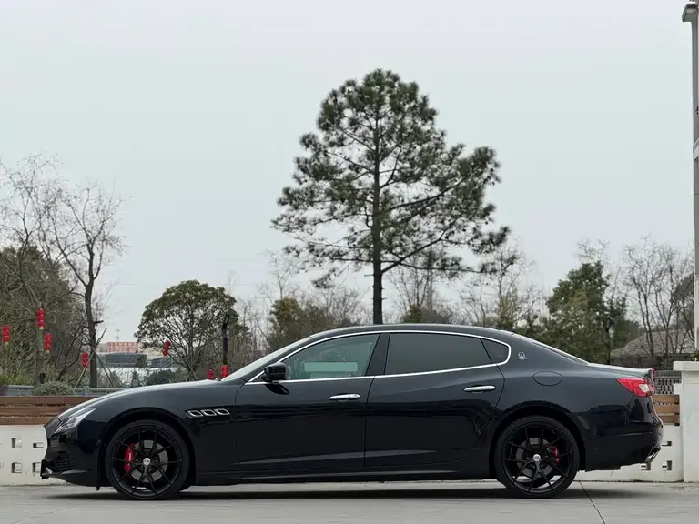 Maserati Quattroporte 3.0 T Standard