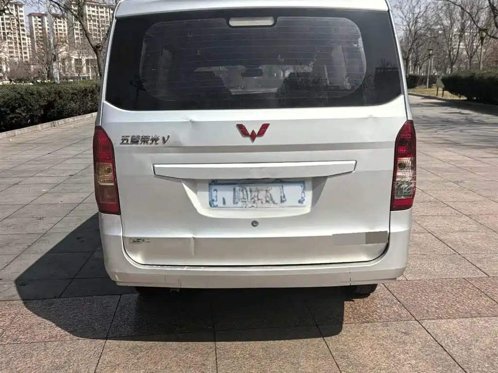 Wuling Rongguang V 1.5 L Standard