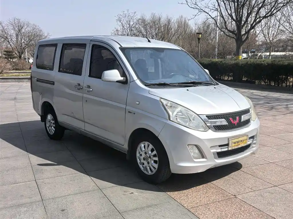 Wuling Rongguang V 1.5 L Standard
