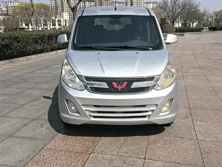 Wuling Rongguang V 1.5 L Standard