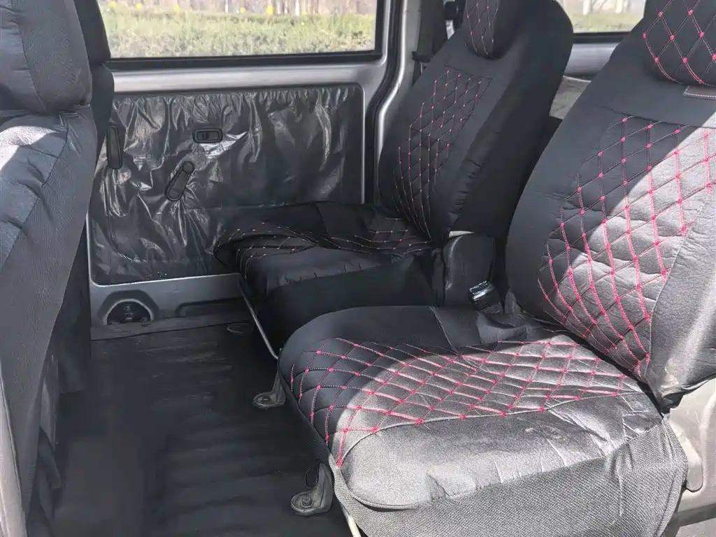Wuling Rongguang V 1.5 L Standard
