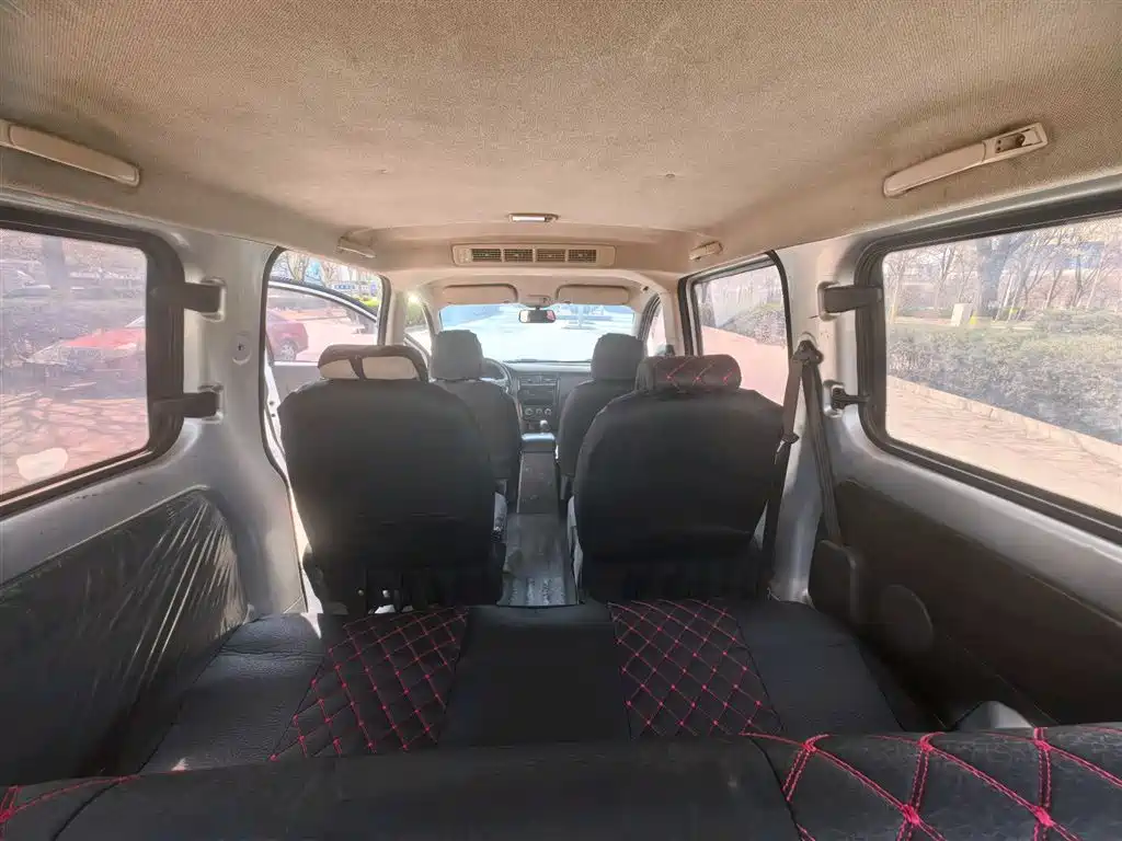 Wuling Rongguang V 1.5 L Standard