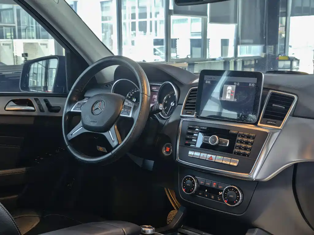 Mercedes-Benz M-Class ML 320 4 MATIC