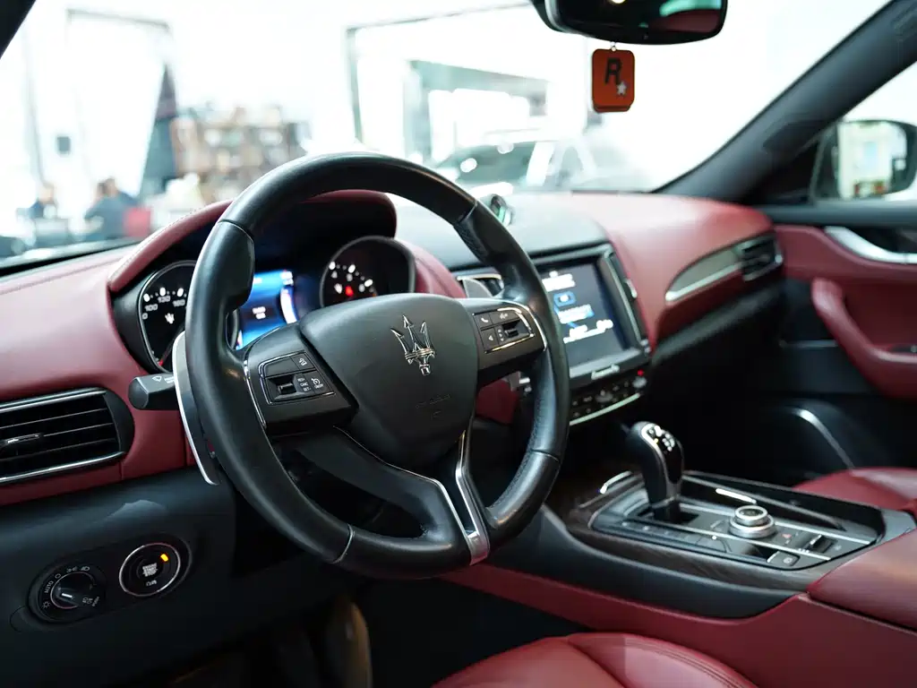Levante 3.0 T Standard