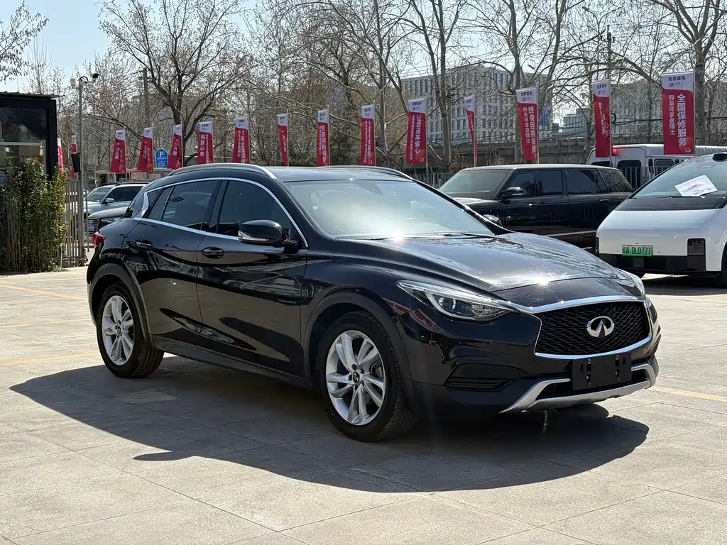 Infiniti QX30 1.6 T 2 WD Fashion