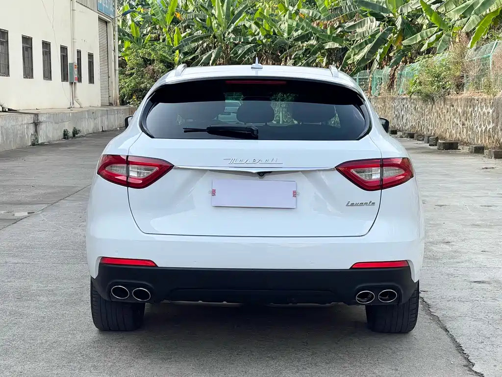 Levante 3.0 T Standard