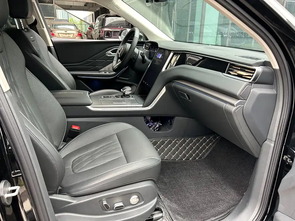 Hongqi HS7 PHEV 2.0 T PHEV 4 WD Flagship Smooth 6-seat