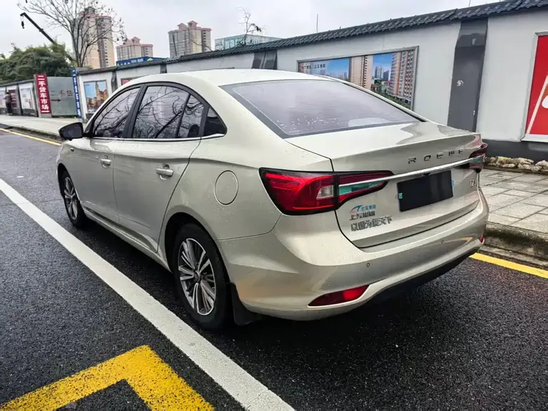 Roewe i5 1.5 L Auto 4 G Connected Bright Grand
