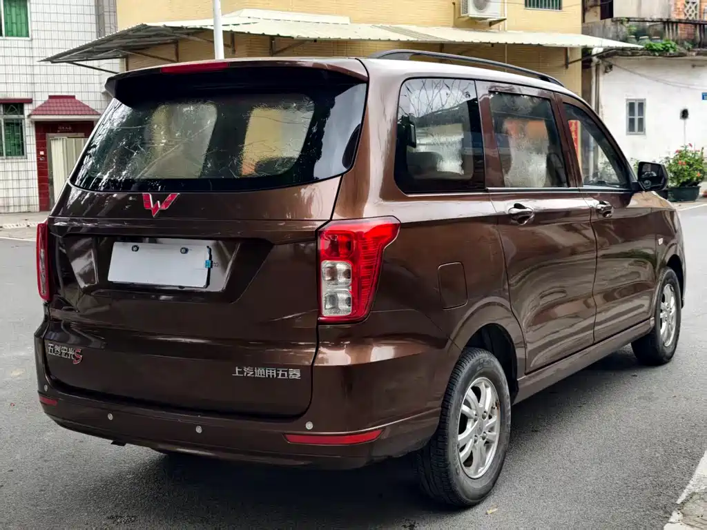 Wuling Hongguang 1.5 L S Standard CN-VI LAR