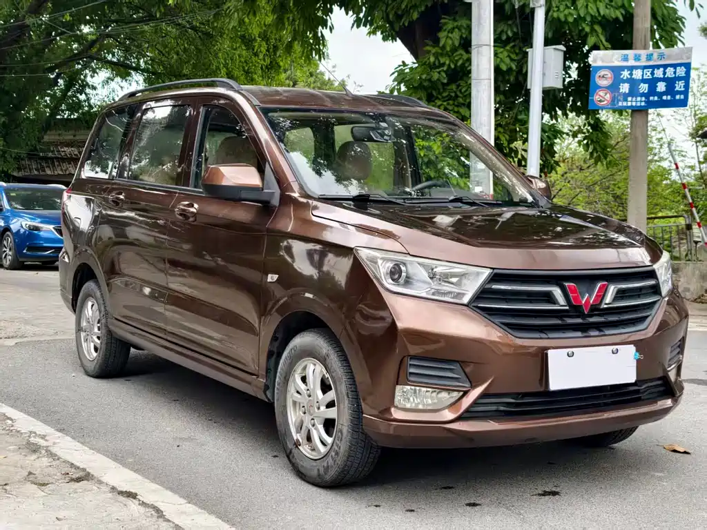 Wuling Hongguang 1.5 L S Standard CN-VI LAR