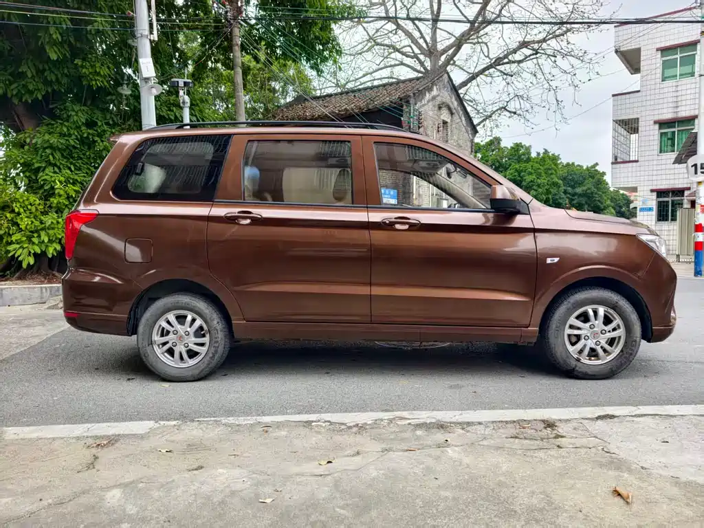 Wuling Hongguang 1.5 L S Standard CN-VI LAR
