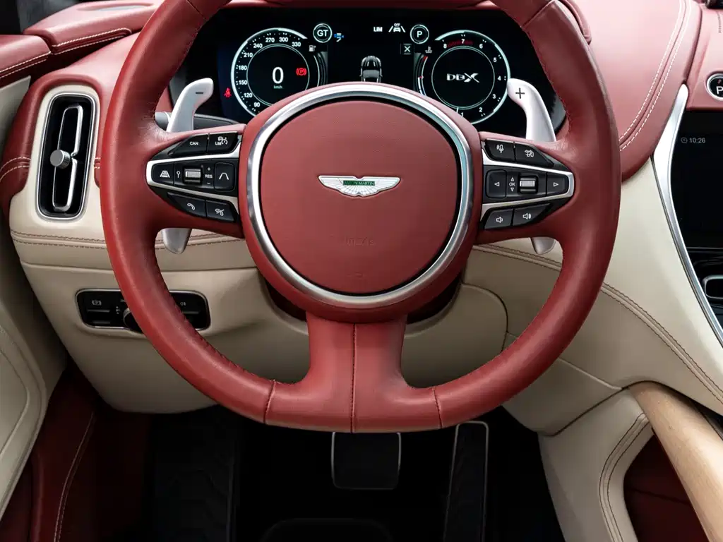 Aston Martin DBX 3.0 T STRAIGHT-SIX