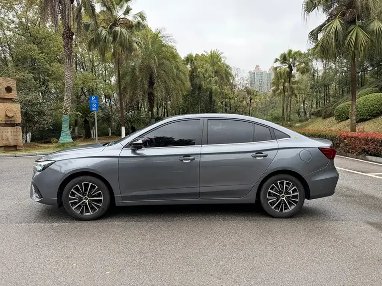 Roewe i5 1.5 L CVT Platinum