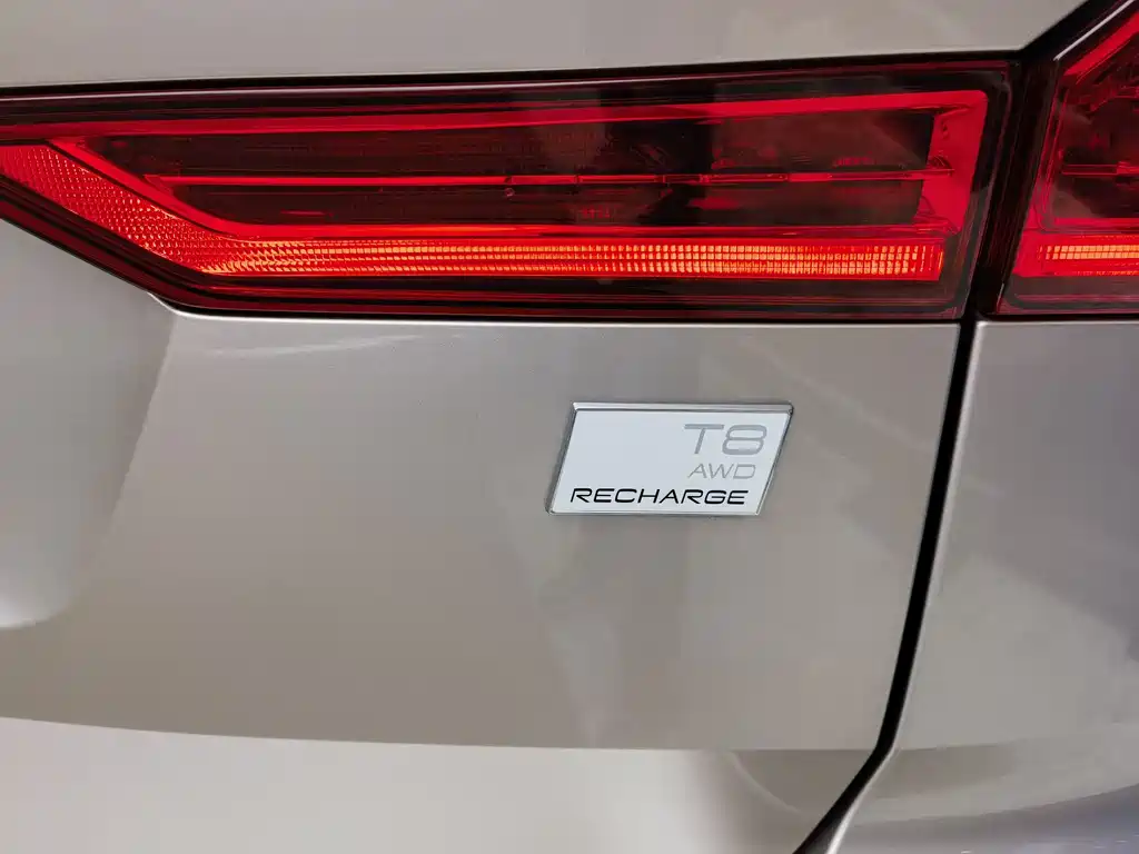 Volvo XC60 PHEV T8 PHEV Long Range 4 WD Smart Vision Luxury