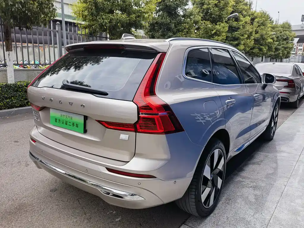 Volvo XC60 PHEV T8 PHEV Long Range 4 WD Smart Vision Luxury