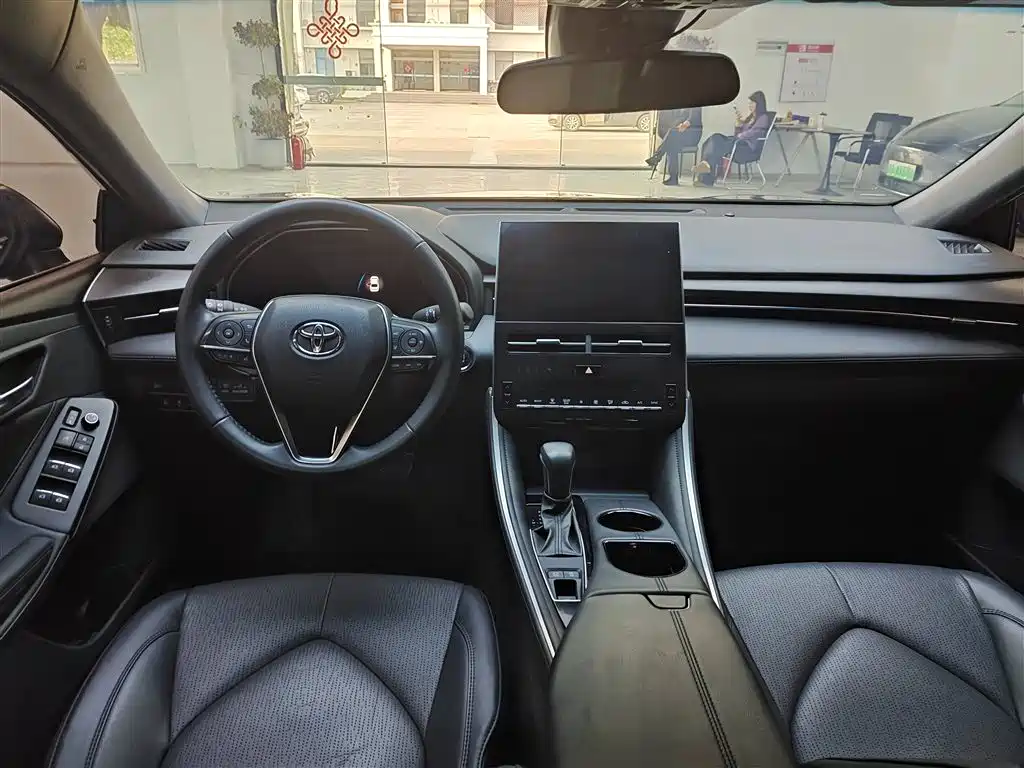 Avalon 2.0 L Luxury