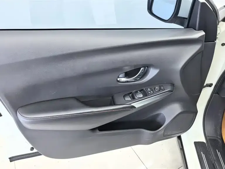 Nissan Lannia 1.6 L CVT Connected Smart Cool