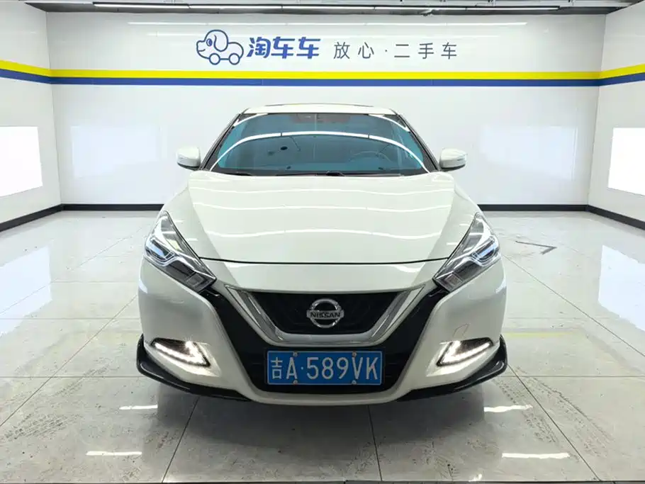Lannia 1.6 L CVT Connected Smart Cool