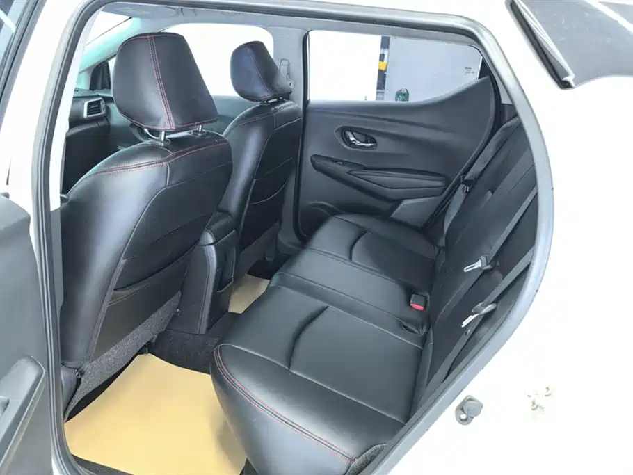 Lannia 1.6 L CVT Connected Smart Cool