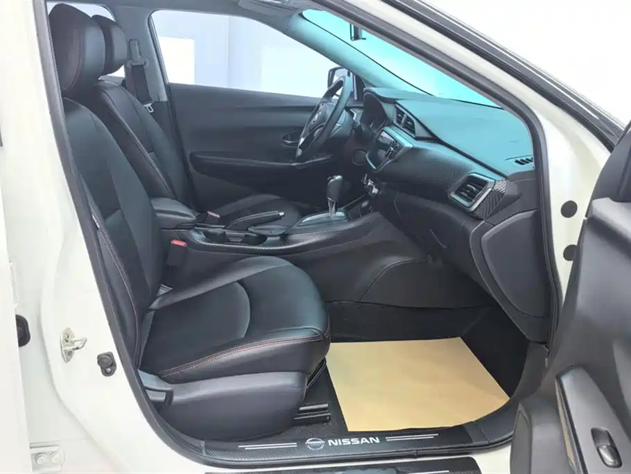 Lannia 1.6 L CVT Connected Smart Cool