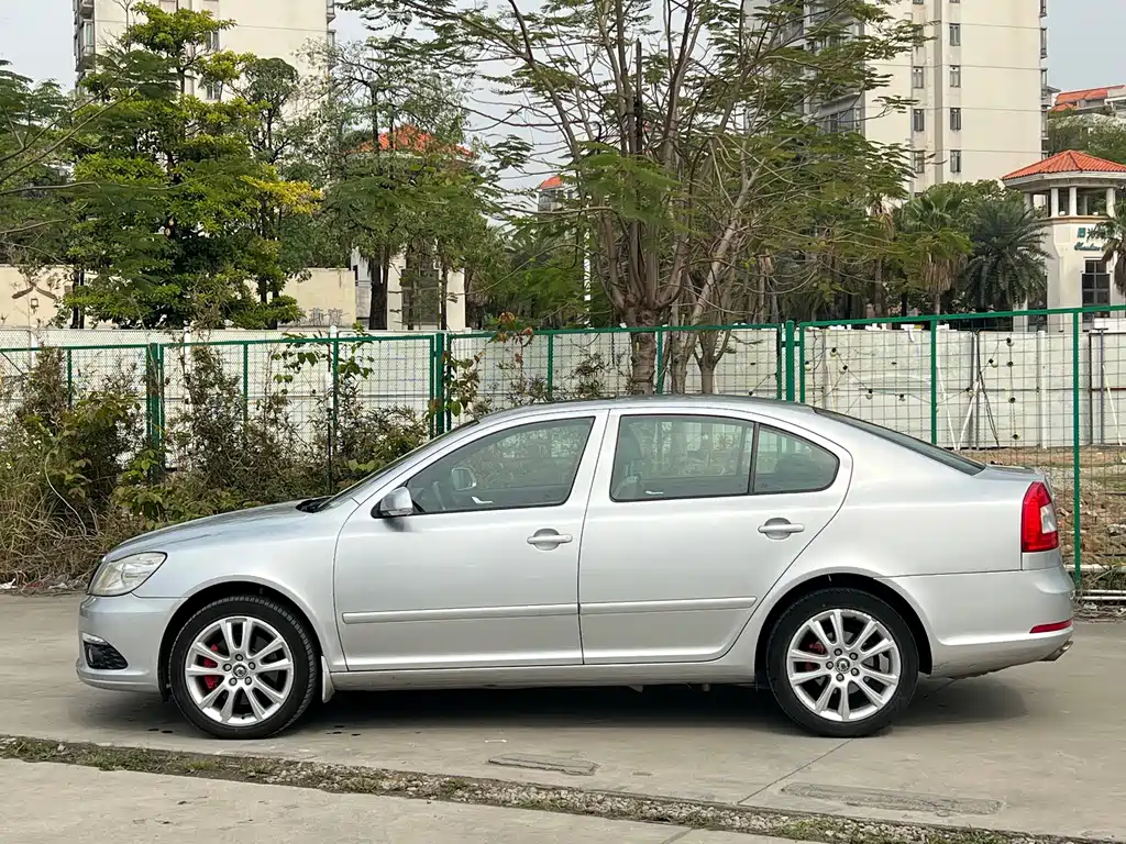 Octavia 明锐 2010款 2.0 TSI RS