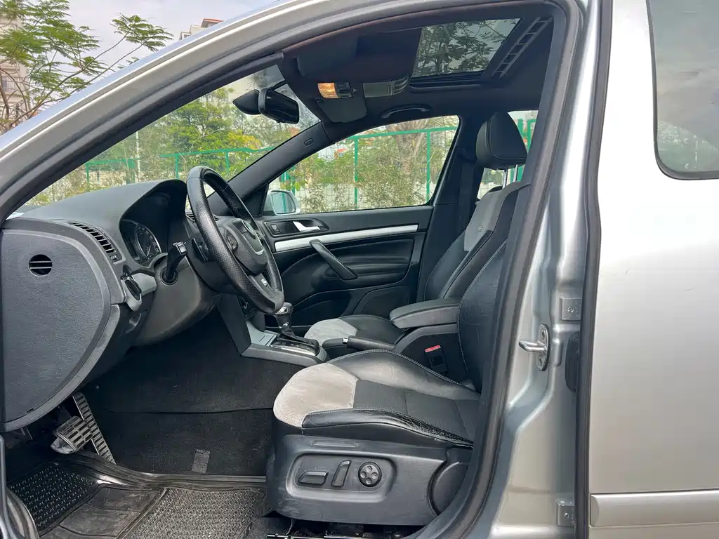 Octavia 明锐 2010款 2.0 TSI RS