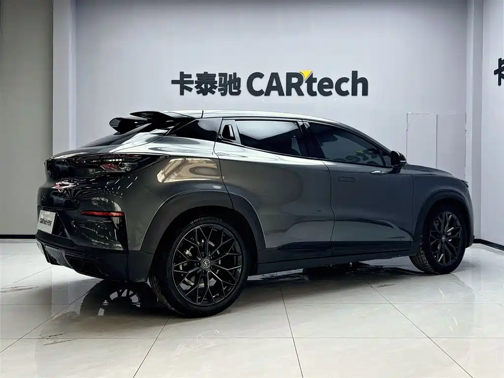 Changan UNI-T 2.0 T Distinguished