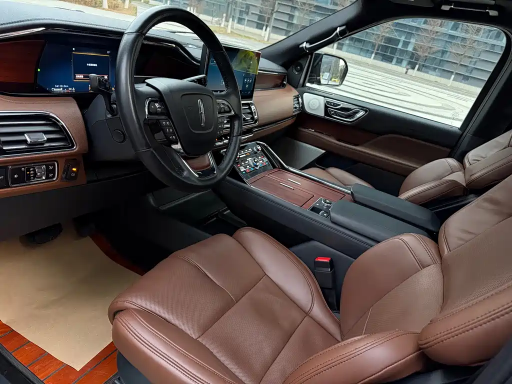Navigator 3.5 T LWB President