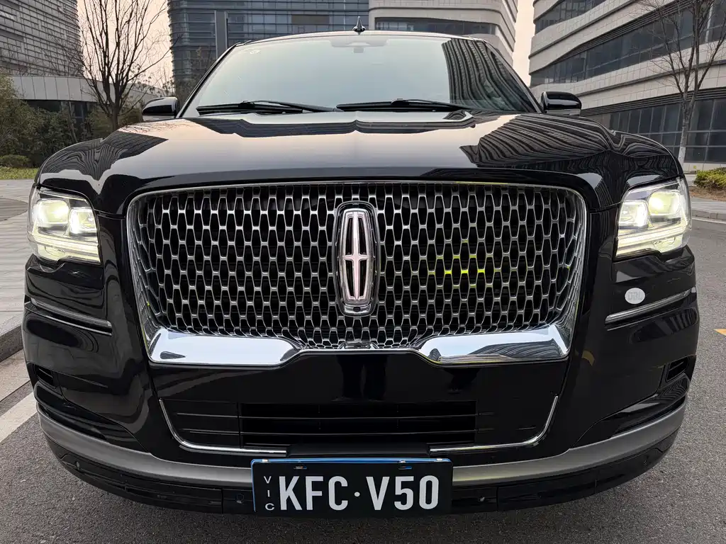 Navigator 3.5 T LWB President