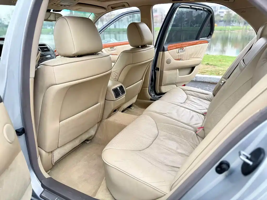 Lexus LS 430