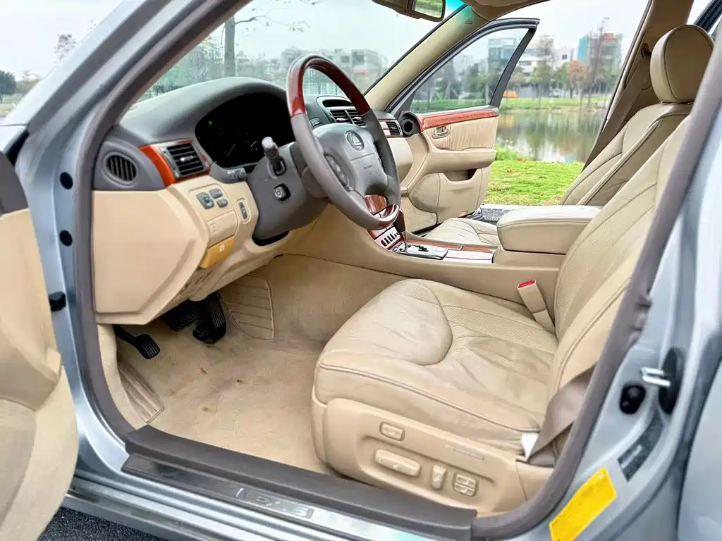 Lexus LS 430